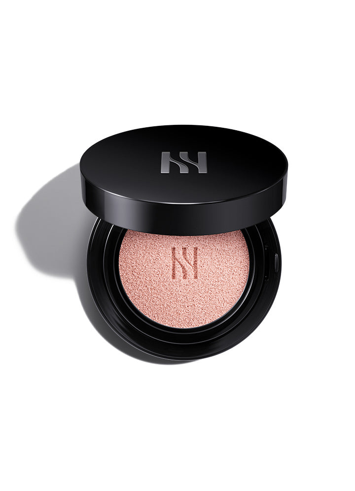 HERA Black Cushion Foundation in an open black compact